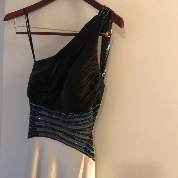 Beaded and Sequined Formal Dress by Betsy and Adam - Picture 4 of 4